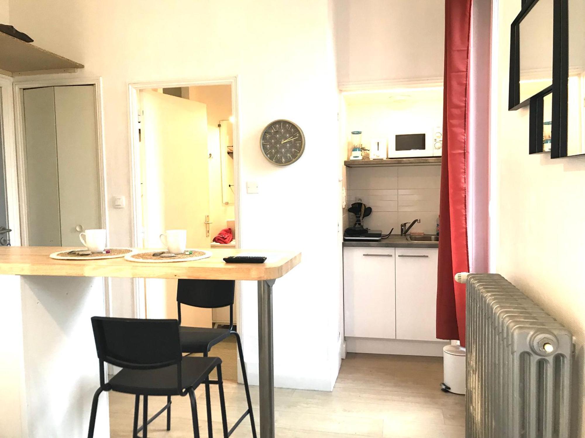 Le Castel Lily - Calme - Face Aux Parcs - Immeuble De Caractere Vichy