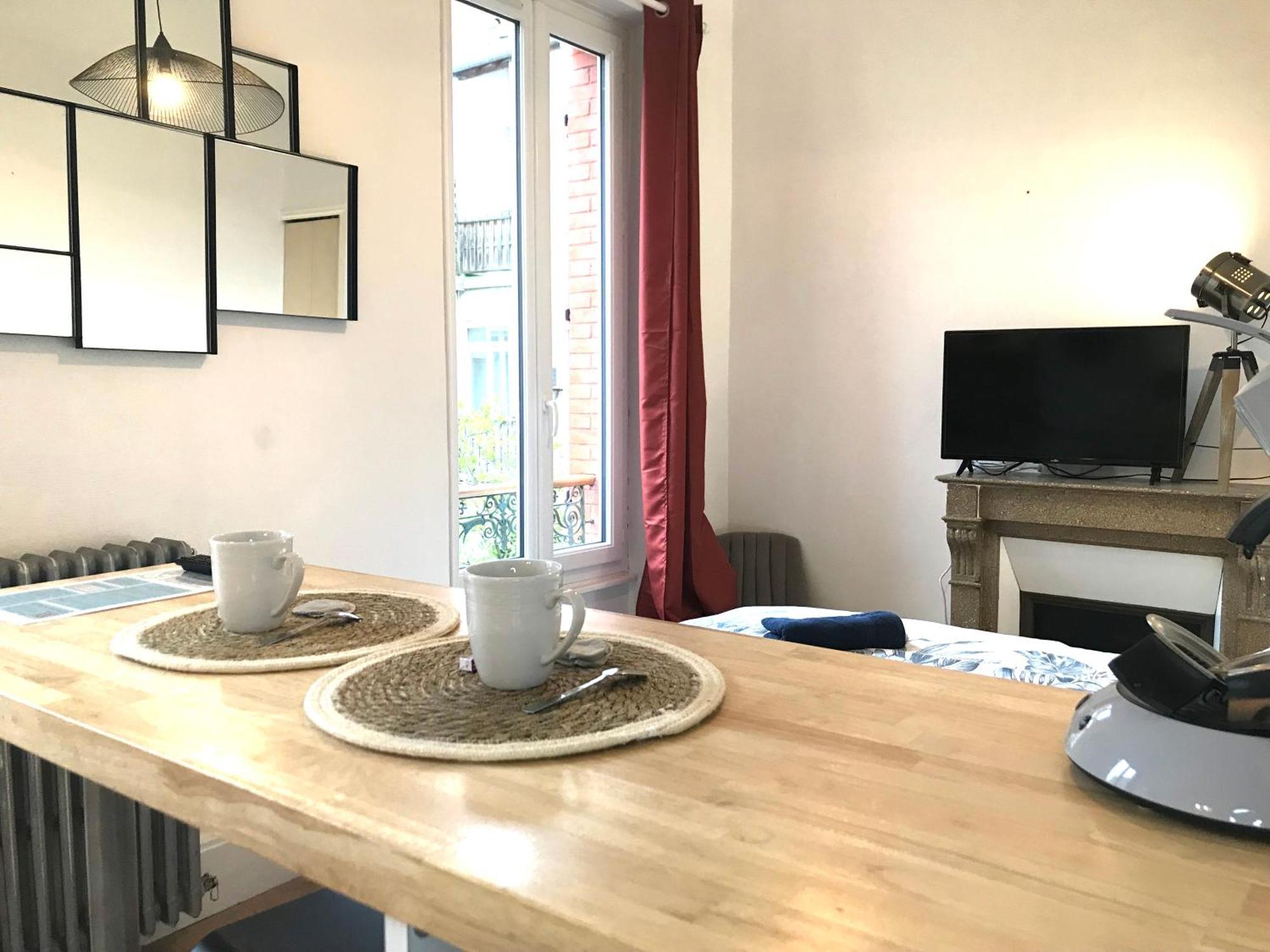 Apartment Le Castel Lily - Calme - Face Aux Parcs - Immeuble De Caractere *